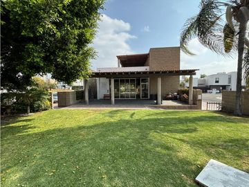 VENTA CASA DE AUTOR LA CIMA EN EL NUEVO QUERETARO