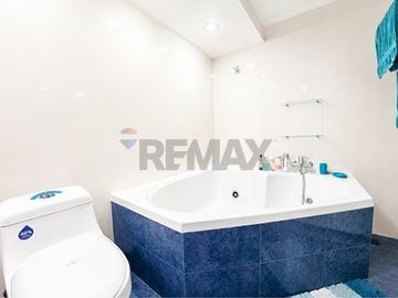 Venta Casa Sector Montenegro 4D+4B con piscina