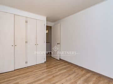 Arrienda cómoda casa de 2 pisos, con piscina y 3 estacionamientos