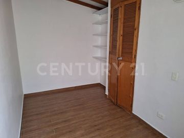 RENTO CASA EN BOSQUES DEL PALMAR ROBLEDO