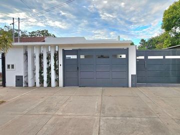 En Alquiler | Hermosa Casa con 2 Dormitorios, Patio y Entrada para 1 Auto en Barrio La Perlita, Moreno