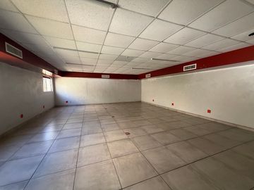 VENTA | LOCAL COMERCIAL 3 NIVELES PLAZA JARDINES