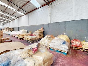 Granjas Modernas Bodega Renta
