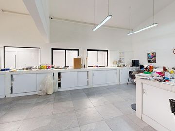 Granjas Modernas Bodega Renta