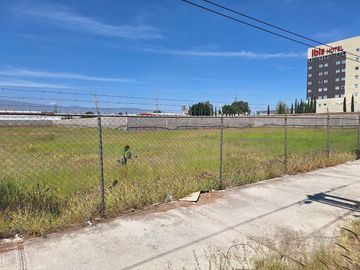 TERRENO EN RENTA EN CARR. 57