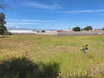 TERRENO EN RENTA EN CARR. 57