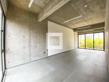 Hermosa oficina con terraza en RENTA en el corazón de la Roma en casa catalogada