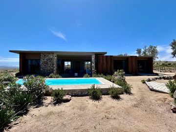 VENTA de Casa Nueva Lista para Estrenar con Alberca | Valle de Guadalupe