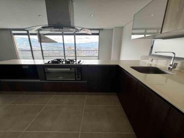 APARTAMENTO EN ARRIENDO UBICADO EN EL POBLADO SECTOR CIUDAD DEL RIO