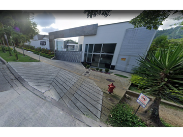 CASA EN VENTA COND. LUXE - LAGOS DEL CACIQUE