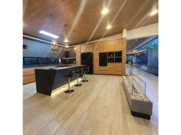 EXCLUSIVA CASA EN VENTA Y RENTA EN LLANOGRANDE, RIONEGRO