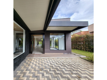 EXCLUSIVA CASA EN VENTA Y RENTA EN LLANOGRANDE, RIONEGRO