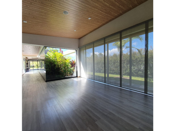EXCLUSIVA CASA EN VENTA Y RENTA EN LLANOGRANDE, RIONEGRO