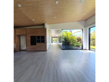 EXCLUSIVA CASA EN VENTA Y RENTA EN LLANOGRANDE, RIONEGRO
