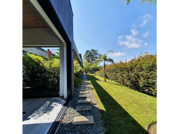 EXCLUSIVA CASA EN VENTA Y RENTA EN LLANOGRANDE, RIONEGRO