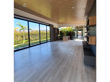 EXCLUSIVA CASA EN VENTA Y RENTA EN LLANOGRANDE, RIONEGRO