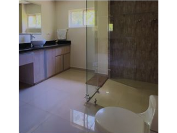 SE VENDE CASA DE LUJO EN EL PEÑOL - ANTIOQUIA