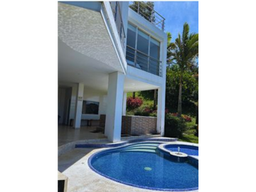 SE VENDE CASA DE LUJO EN EL PEÑOL - ANTIOQUIA