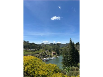 SE VENDE CASA DE LUJO EN EL PEÑOL - ANTIOQUIA