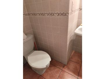 VIVE EN BUENA ZONA EN CALLE TRANQUILA