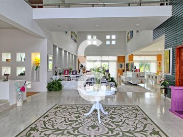 Casa en Venta en Cancún en Residencial Campestre con 6 Recámaras