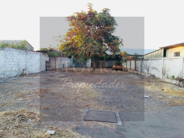 AMPLIO TERRENO CON GRAN POTENCIAL