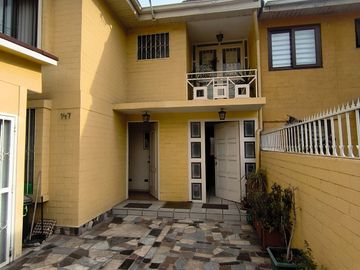 VENTA AMPLIA CASA EXCELENTE CONECTIVIDAD
