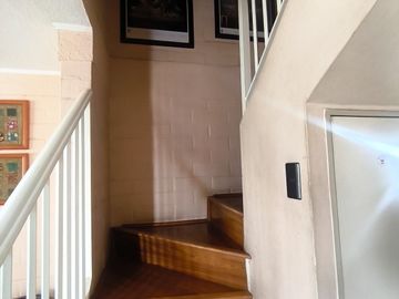 VENTA AMPLIA CASA EXCELENTE CONECTIVIDAD