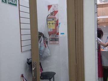 ALQUILER local zona comercial en RECOLETA