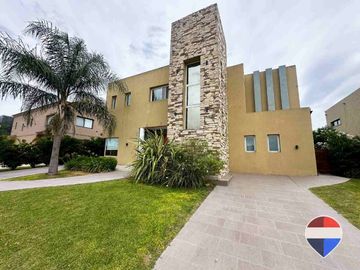 VENTA CASA 4 AMBIENTES HORIZONTES AL SUR CANNING