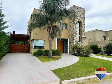 VENTA CASA 4 AMBIENTES HORIZONTES AL SUR CANNING