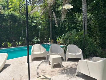 CASA 6 AMBIENTES PILETA -JARDIN DE INVIERNO-PARQUE