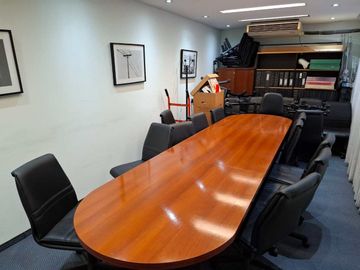 VENTA OFICINA MICROCENTRO PISO 250 MTS