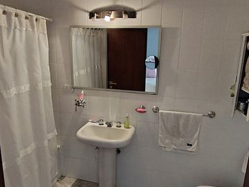 Lote con Casa + Consultorio + Cochera Flores Norte