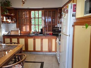 Lote con Casa + Consultorio + Cochera Flores Norte