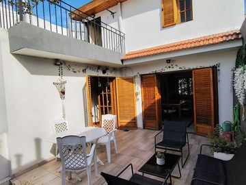 Lote con Casa + Consultorio + Cochera Flores Norte
