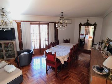 Lote con Casa + Consultorio + Cochera Flores Norte