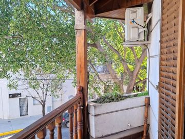 Lote con Casa + Consultorio + Cochera Flores Norte