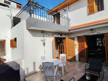 Lote con Casa + Consultorio + Cochera Flores Norte