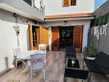 Lote con Casa + Consultorio + Cochera Flores Norte