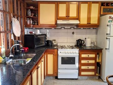 Lote con Casa + Consultorio + Cochera Flores Norte