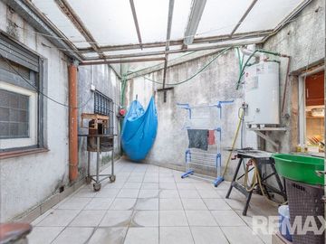 VENTA CASA A REFACCIONAR + LOCALES VILLA CRESPO