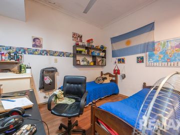 VENTA CASA A REFACCIONAR + LOCALES VILLA CRESPO