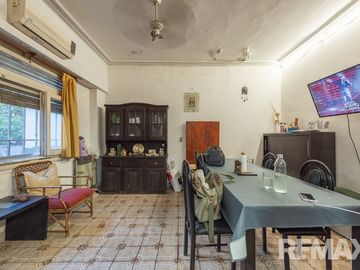 VENTA CASA A REFACCIONAR + LOCALES VILLA CRESPO