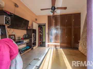 VENTA CASA A REFACCIONAR + LOCALES VILLA CRESPO