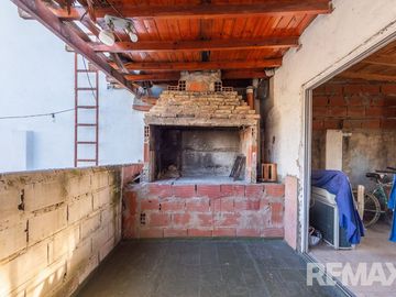 VENTA CASA A REFACCIONAR + LOCALES VILLA CRESPO