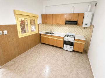PH 3 AMBIENTES PATIO PARRILLA PARQUE AVELLANEDA