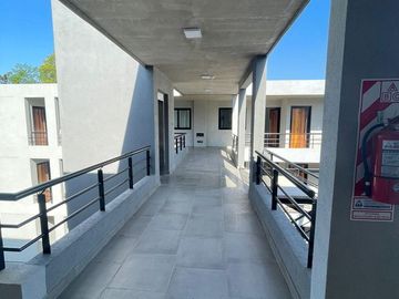 VENTA DEPTO 2 AMB C/BALCÓN -BAUL/COCH - MORENO