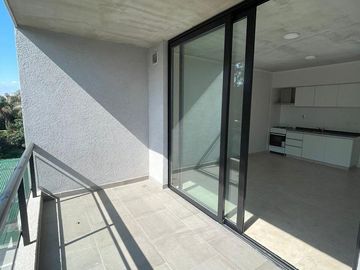 VENTA DEPTO 2 AMB C/BALCÓN -BAUL/COCH - MORENO