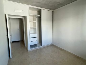 VENTA DEPTO 2 AMB C/BALCÓN -BAUL/COCH - MORENO